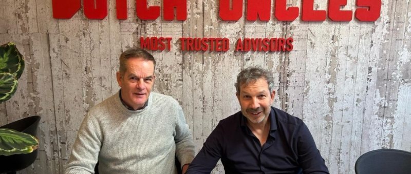 20240229 ondertekening sponsorovereenkomst met dutch uncles
